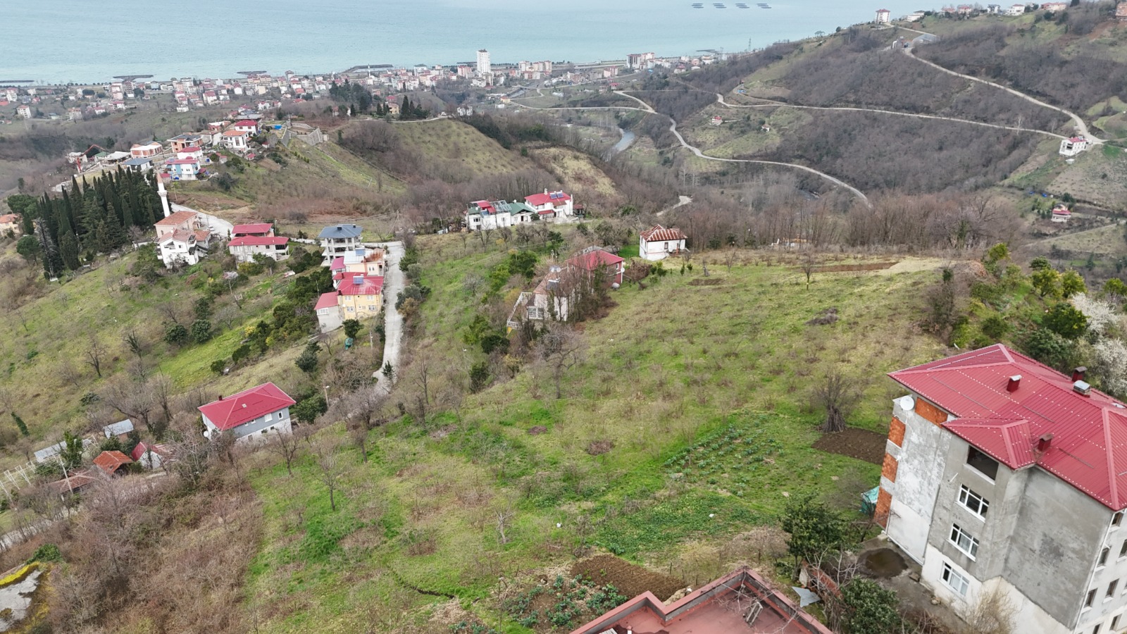 MABEL'DEN VAKFIKEBİR HACIKÖY YOLA SINIR 1.700 M2 SATILIK ARSA